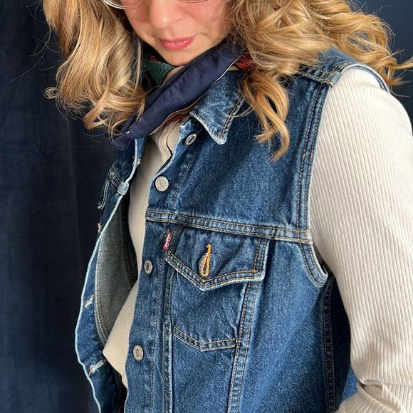 Levi's Jackets & Blazers - Levi's Women's Dark Wash Distressed Button Down Sleeveless Denim Jean Jacket L